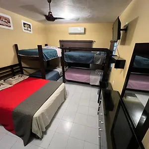 Casa Paloma Cerca De Centro Comercial Y Airport Chetumal